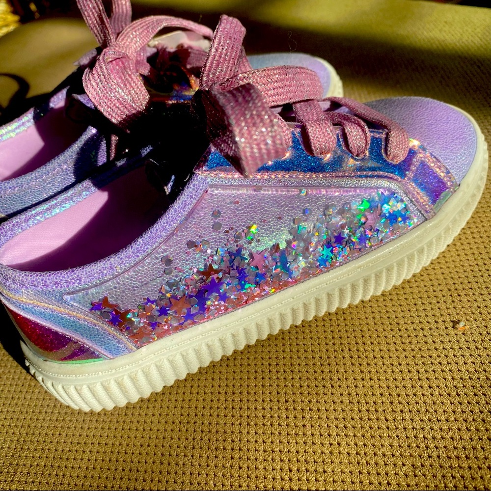 BNWT Wonder Nation kids size 12 sneakers.